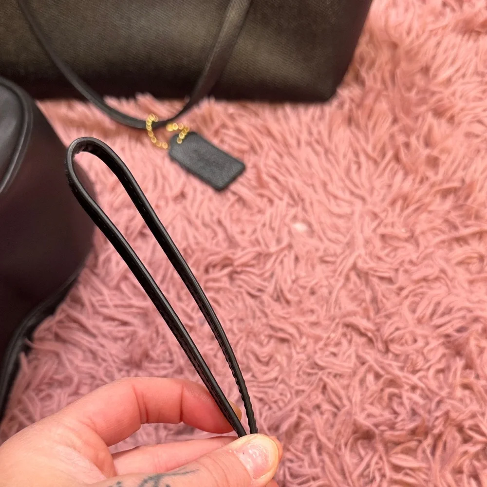 Coach Signature Black Wristlet - Picture 5 of 5